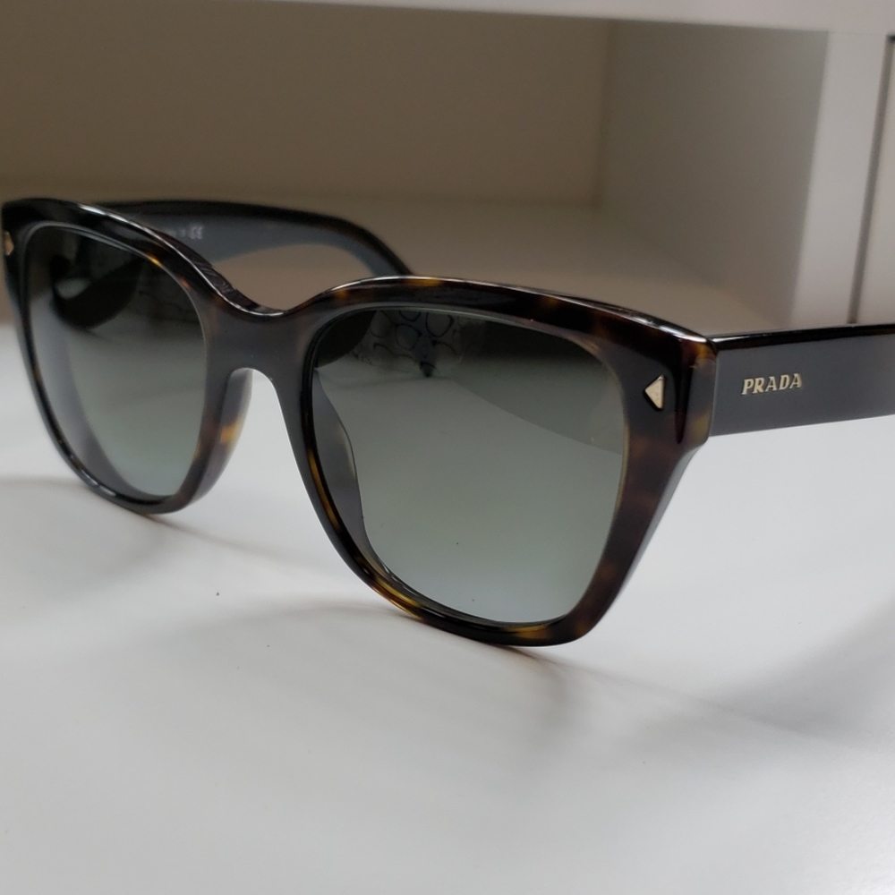 Designer PRADA sunglasses!